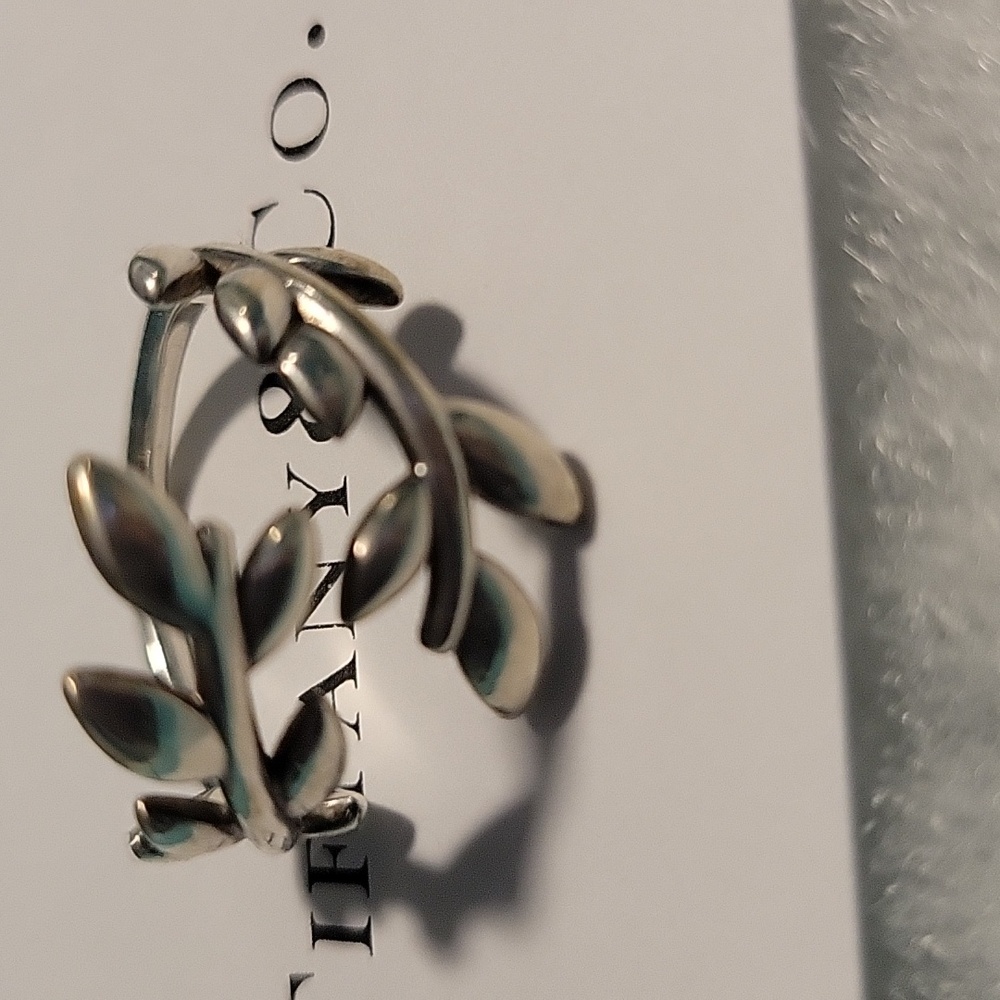 Tiffany & Co. Silver Paloma Olive Leaf Ring Sz 7 - Picture 2 of 4